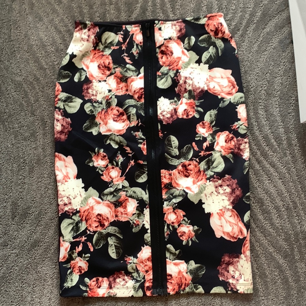 H & M floral scuba skirt